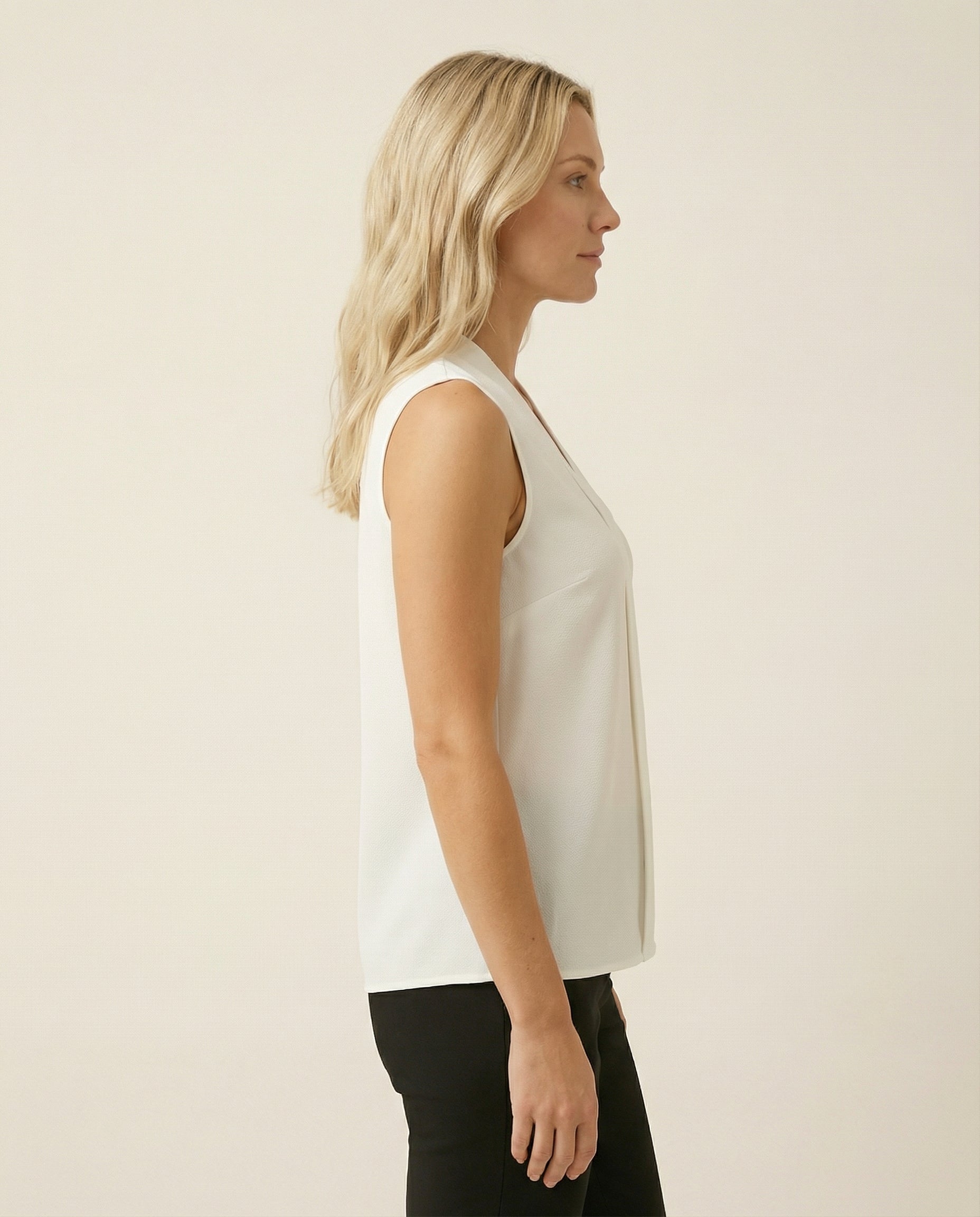 Silla V-Neck Blouse - Soft Sleeveless Design